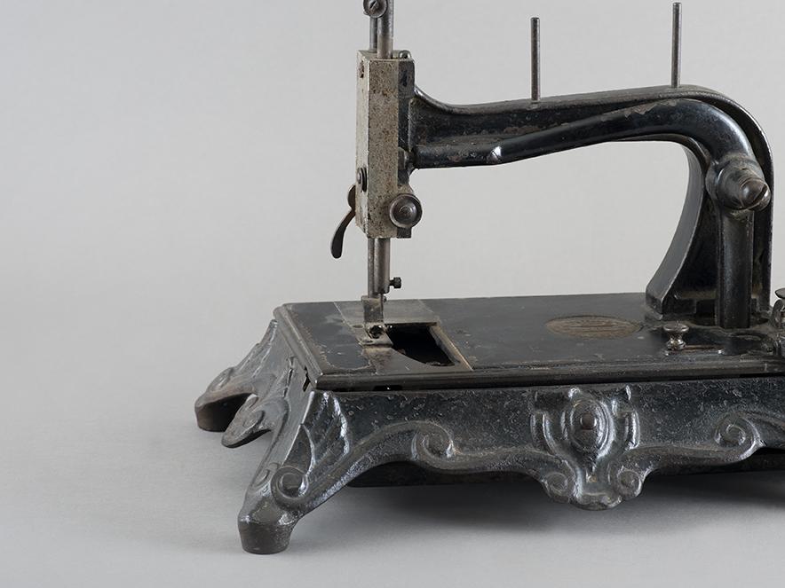 Máquina de coser modelo Vencedora